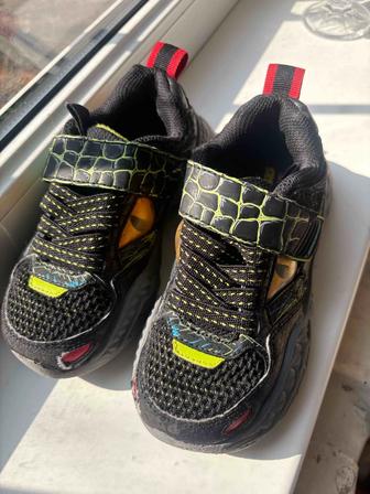 Skechers кроссовки