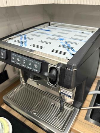 Кофемашина Nuova Simonelli Appia Life 1gr автомат и кофемолка Fiorenzato