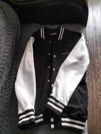 Продам бомбер на мальчика 13-14 лет,рост 170-175 см бу