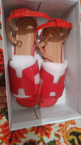 Продаются летние сандали