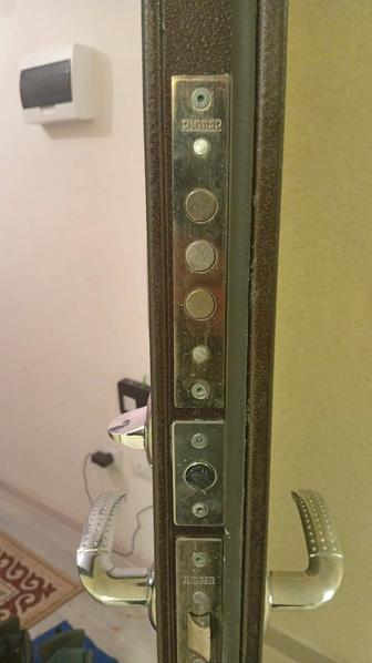 Замена сердцевины ремонт замков и ручек. Вскрытие дверей и автомобиля 24/7