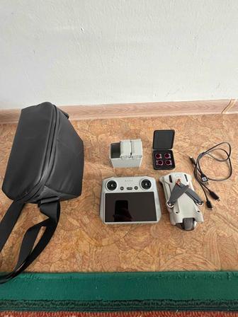 Дрон DJI Mini 3 Pro DJI RC Fly More Kit Plus белый