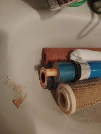 Замена картриджей фильтров воды