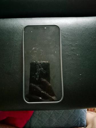 Продам айфон 12