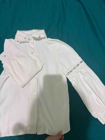 Новая блузка и джинсы 3-5 лет