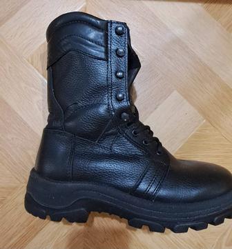 Продам берцы зимние