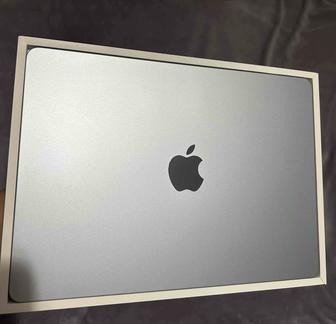 Ноутбук Apple MacBook Air 13 2025 / 16 Гб / SSD 256 Гб