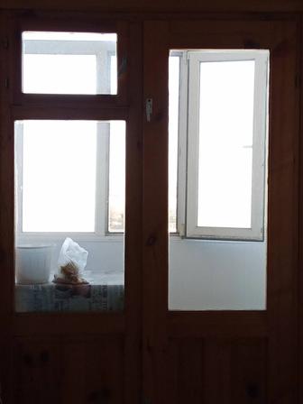 Продам двери двустворчатые деревянные б/у