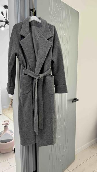 Продается пальто