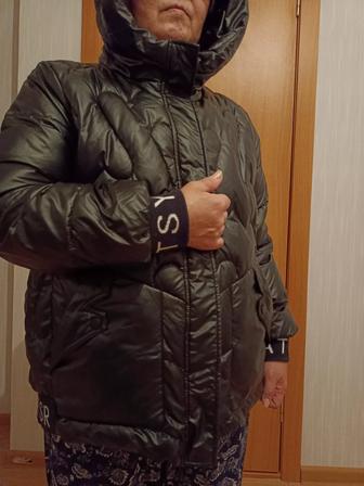 Продаю демисезонную крутку спорт шик