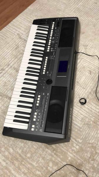 Yamaha psr s670