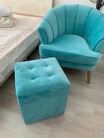 Кресло Рояльс и пуфик