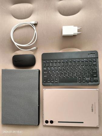 Продается планшет/ноутбук.
Модель Smart Tablet S9 Ultra. 
С диагональю 10