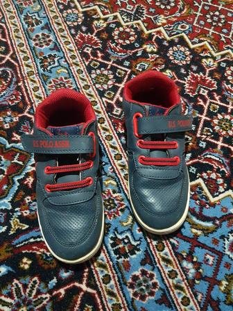 Детские кроссовки