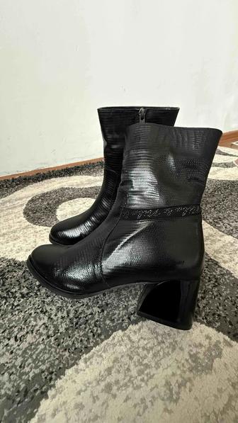 Продам зимние сапоги из натуральной кожи