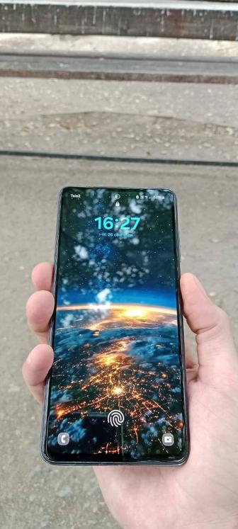 Продам телефон Samsung a52 память 256/8 в хорошем состоянии