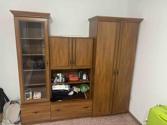 Продается мебельный гарнитур (шкаф-стенка) в классическом стиле.