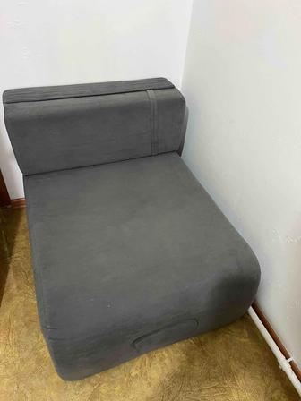 Диван кресло только пользовались 2 месяца а так новый, передаем просто