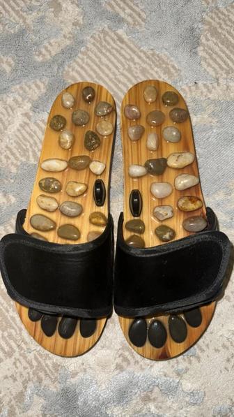 Продаю Массажер тапочки надавливающие