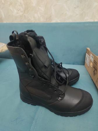 Продам зимние берцы