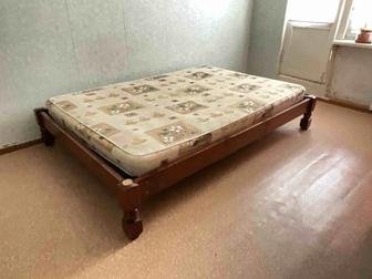 Продам кровать настоящее дерево