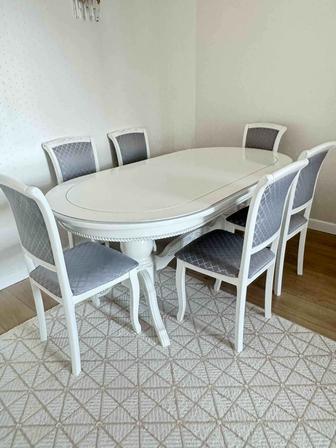 Стол со стульями