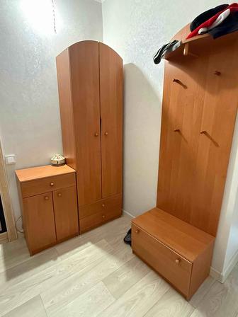 Мебель для прихожей с зеркалом