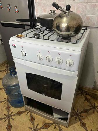 Продам газовую плиту
