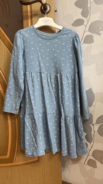 продам платья для садика