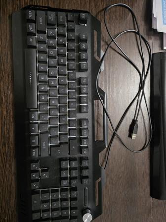 Клавиатура с подсветкой 5000 тг