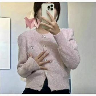 Кардиган с блестящим дизайном и пуговицами