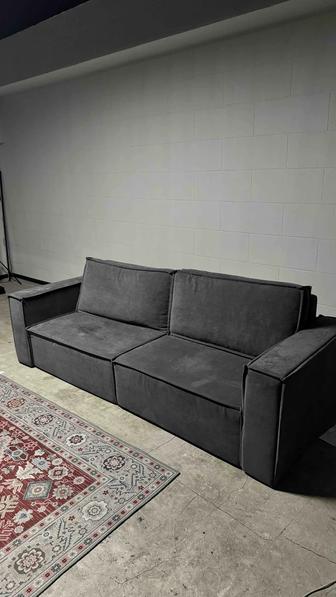 Диван двуспальный