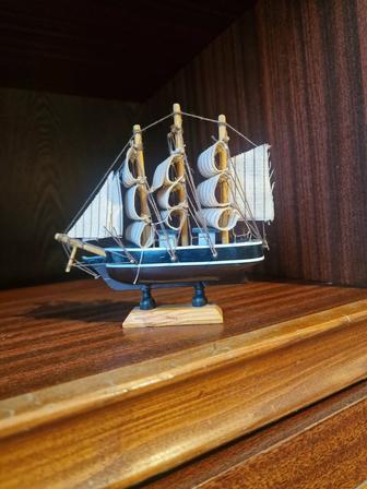 Продам кораблик