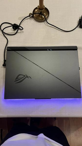 Asus Rog Strix G814JIR-n6048