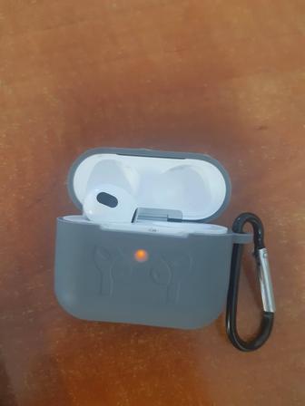 Продам наушник с чехлом но одного нету цена 59к