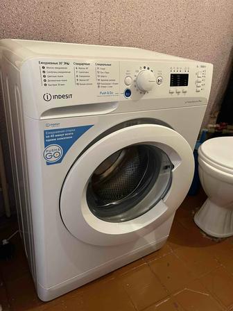 Продам стиральную машинку Indesit