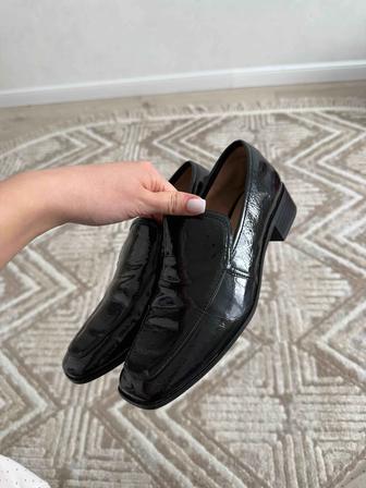 Продам лаковые лоферы